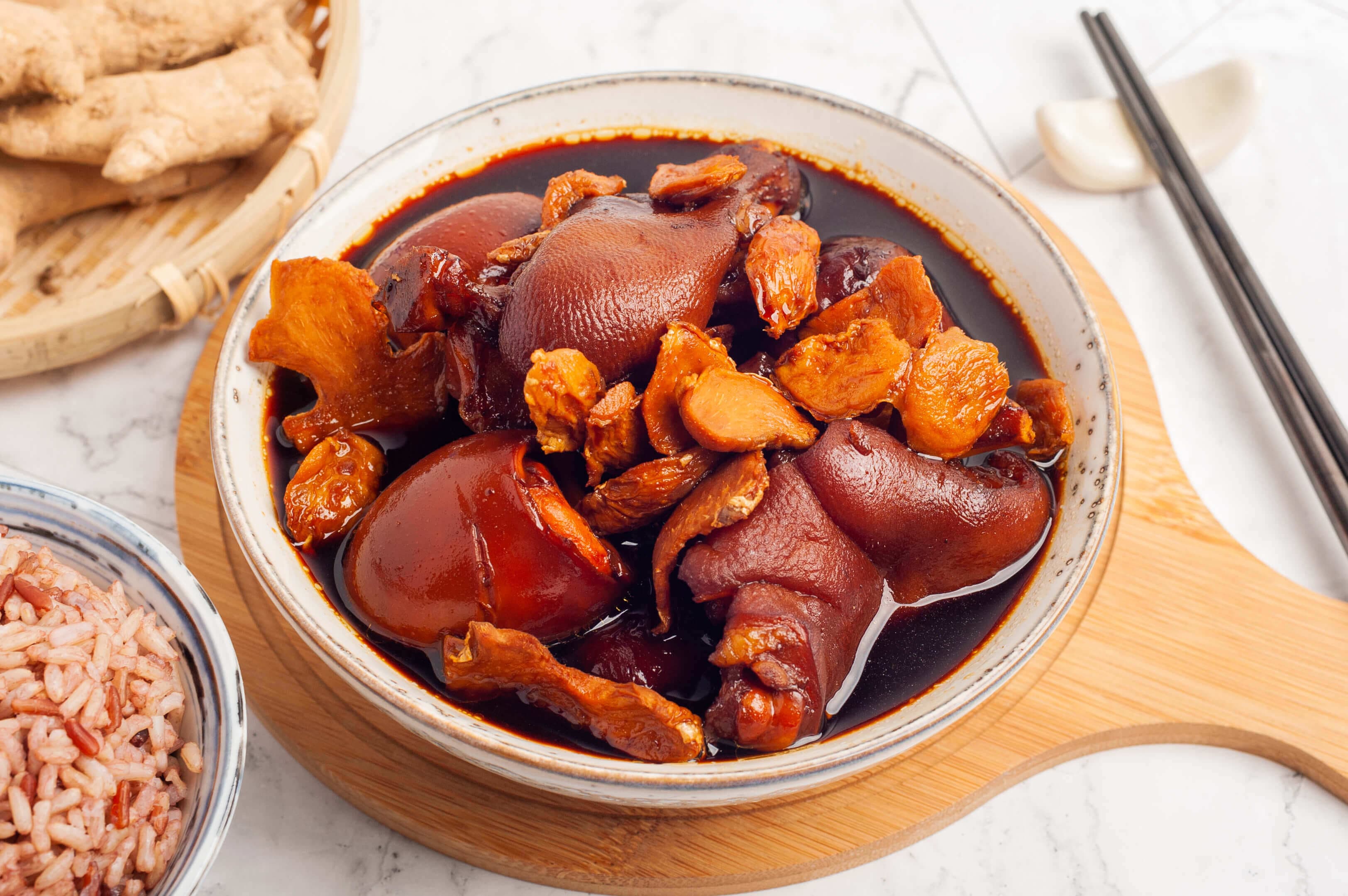 Black vinegar pig's trotter with egg