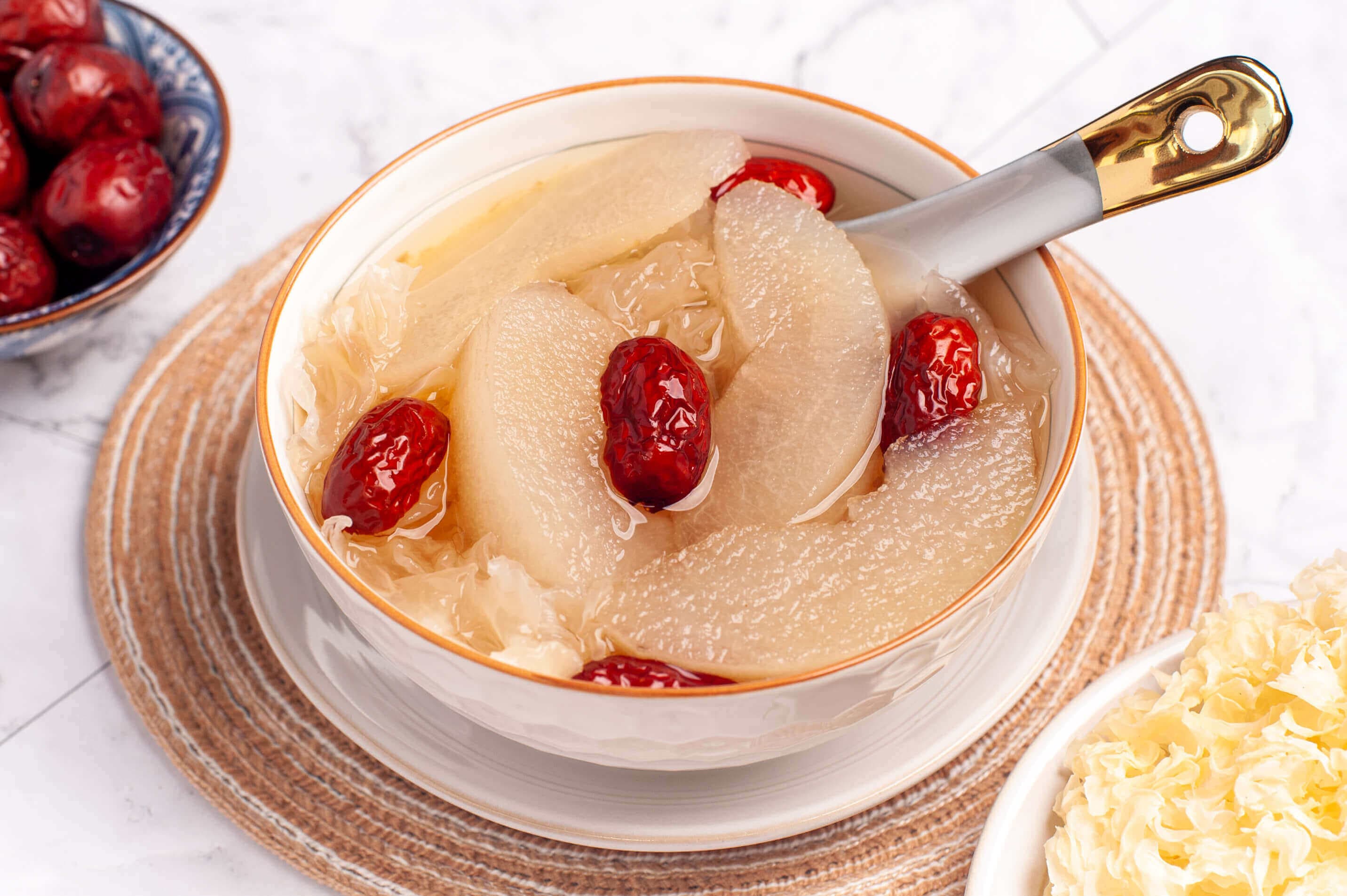 Pear, snow fungus and red dates