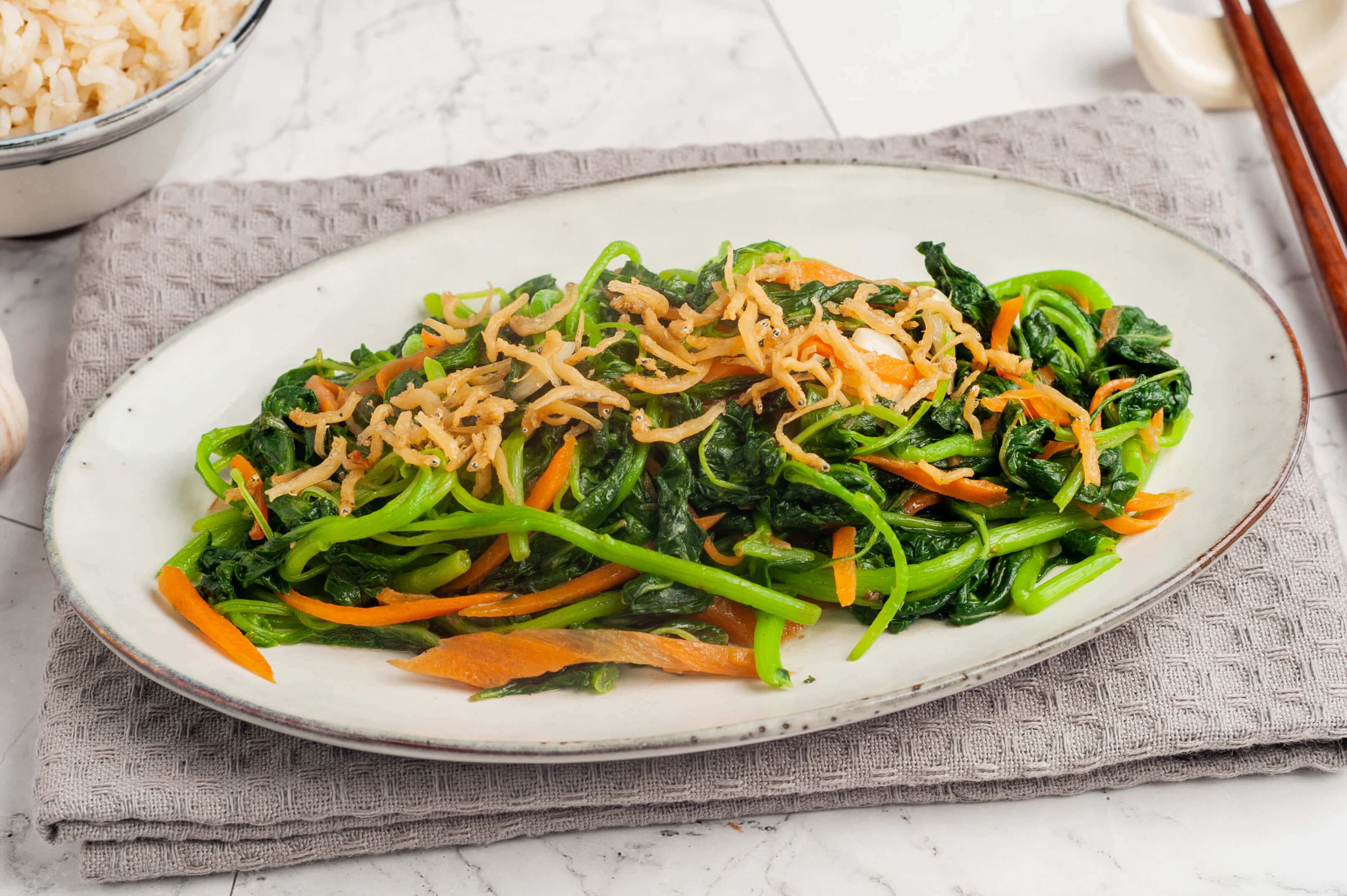 Stir Fried Garlic Spinach with Silver Bait Fish