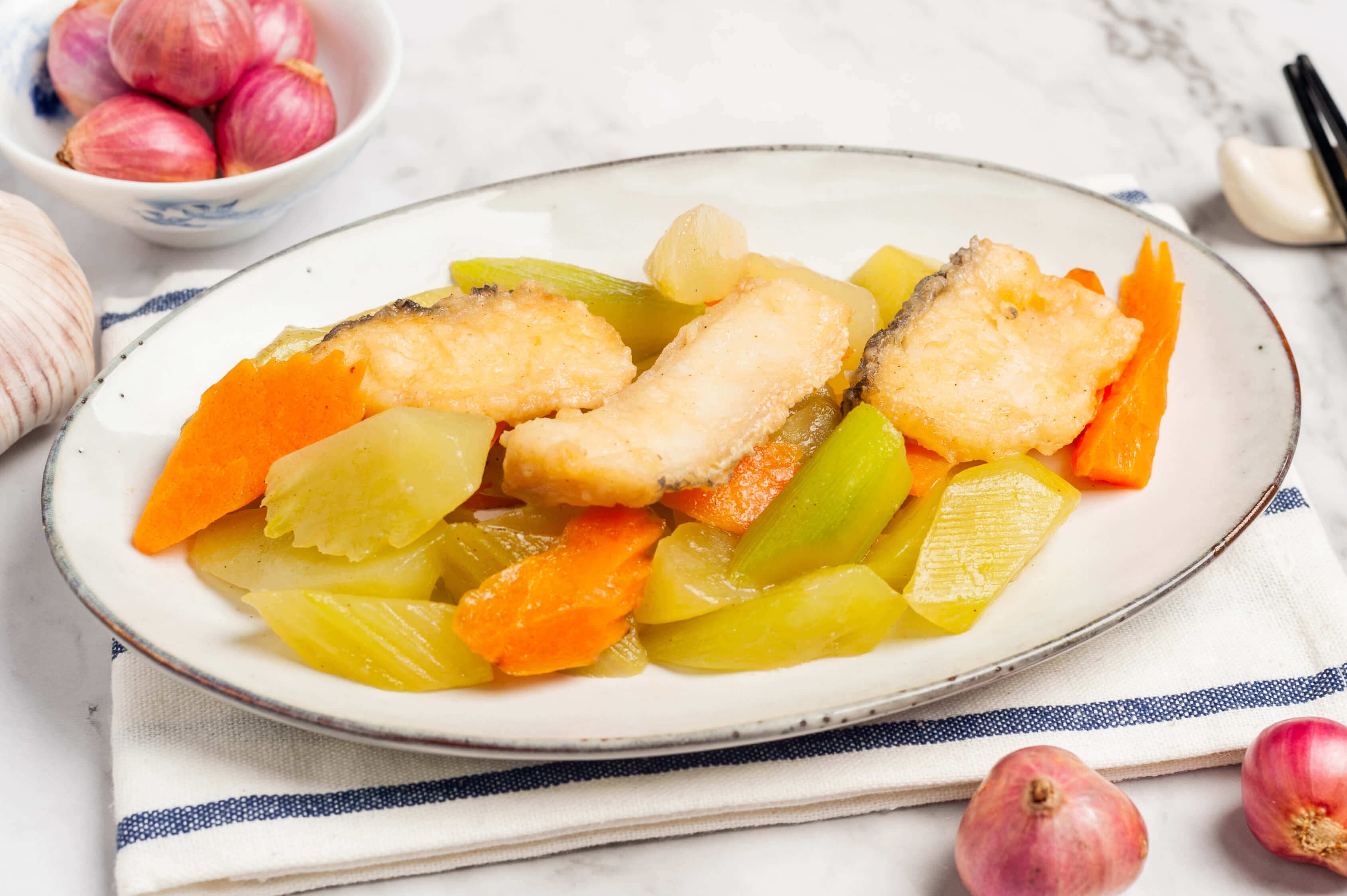 Stir-fried Fish Slices with Celery and Carrots
