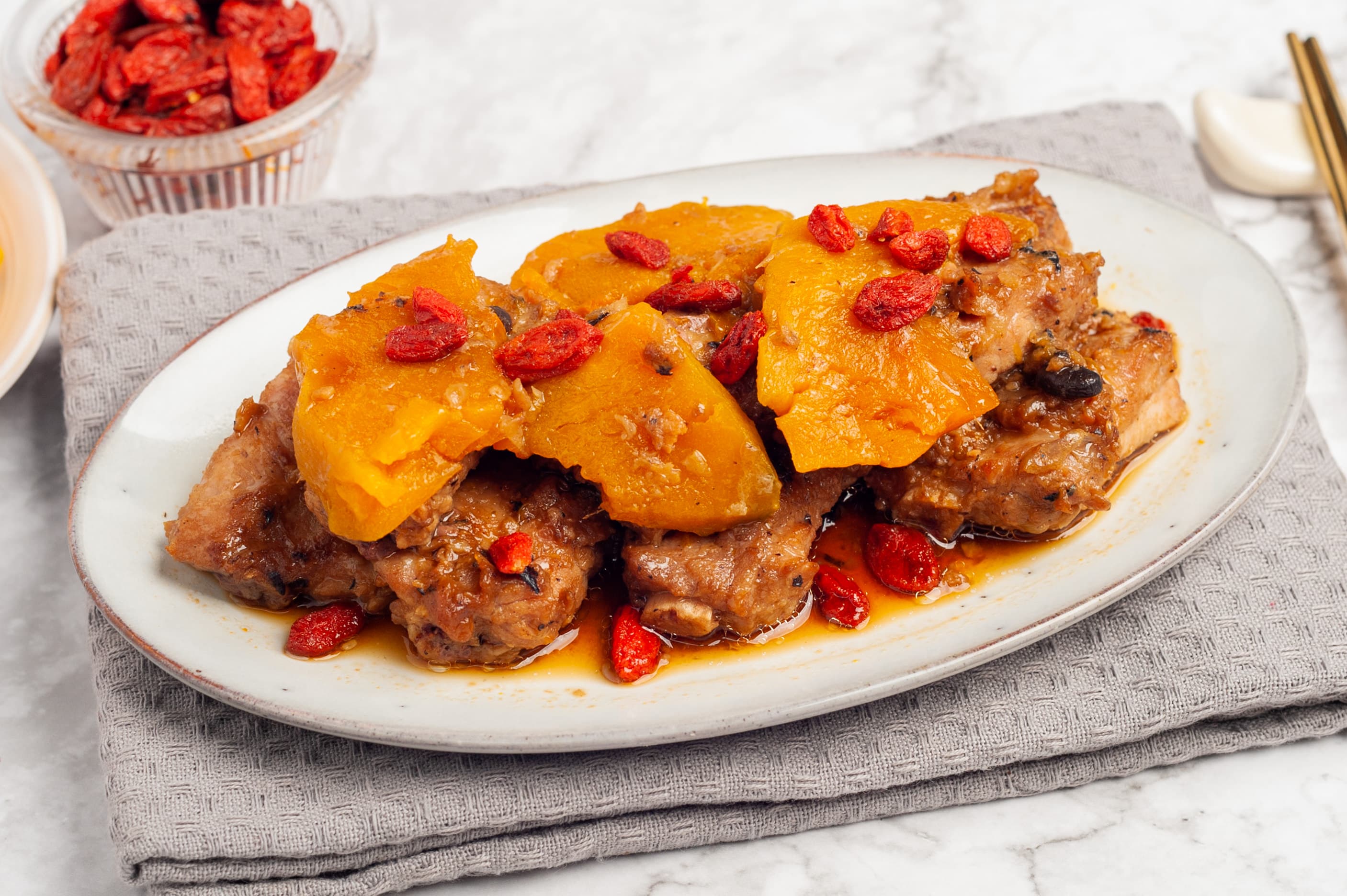 Steam Pork Ribs with Pumpkin & Gojiberry