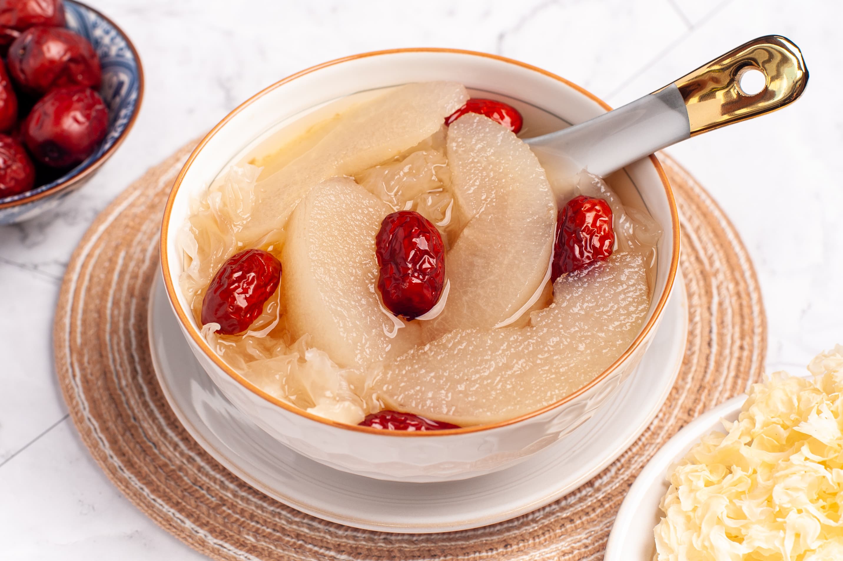 Snow Fungus Red Dates with Pear