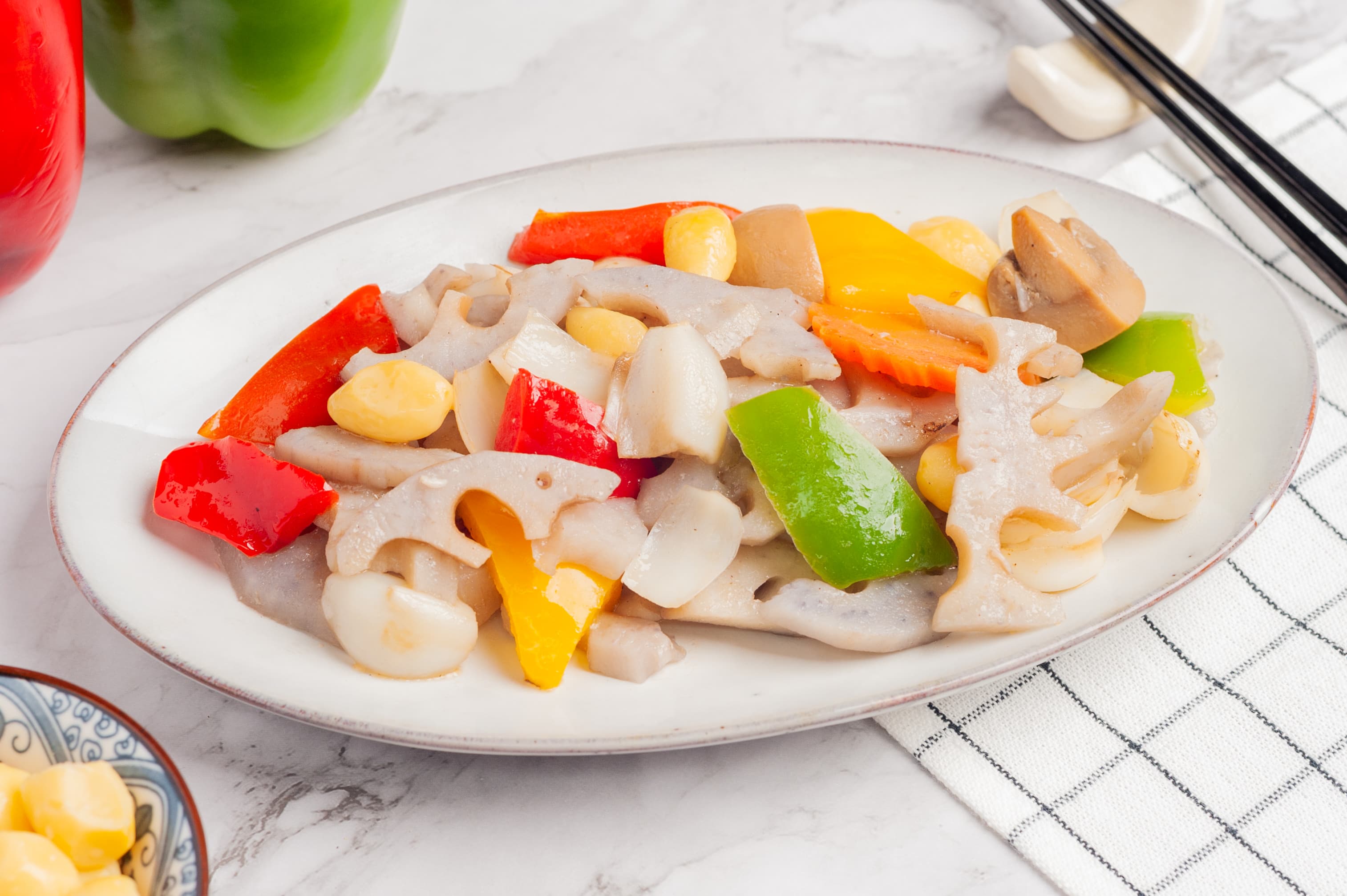 Stir Fry Lotus Root with Capsicum and Ginkgo