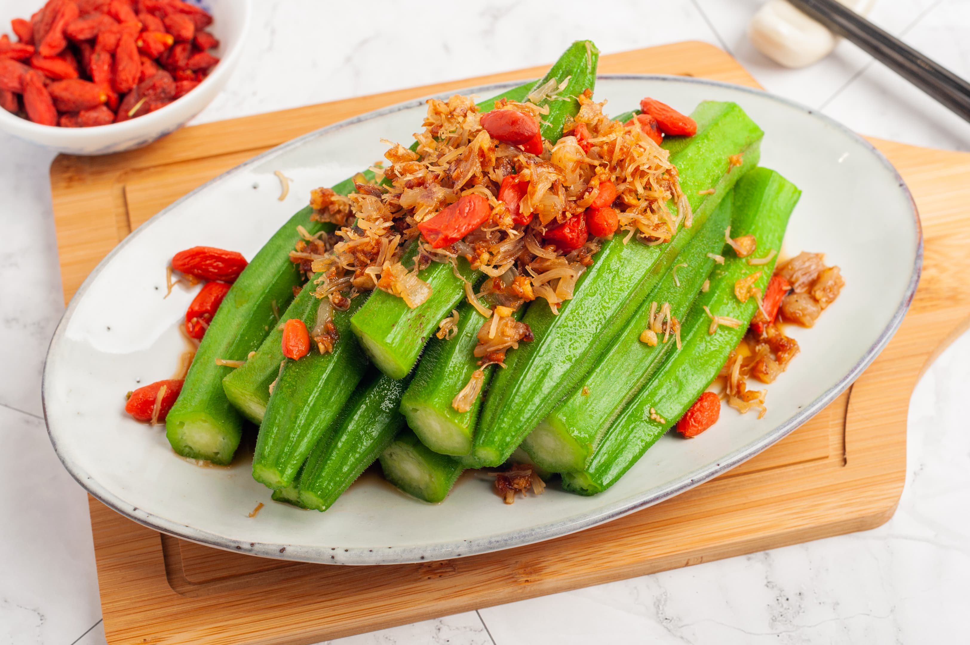 Steam Okra with Dried Scallop and Gojiberry