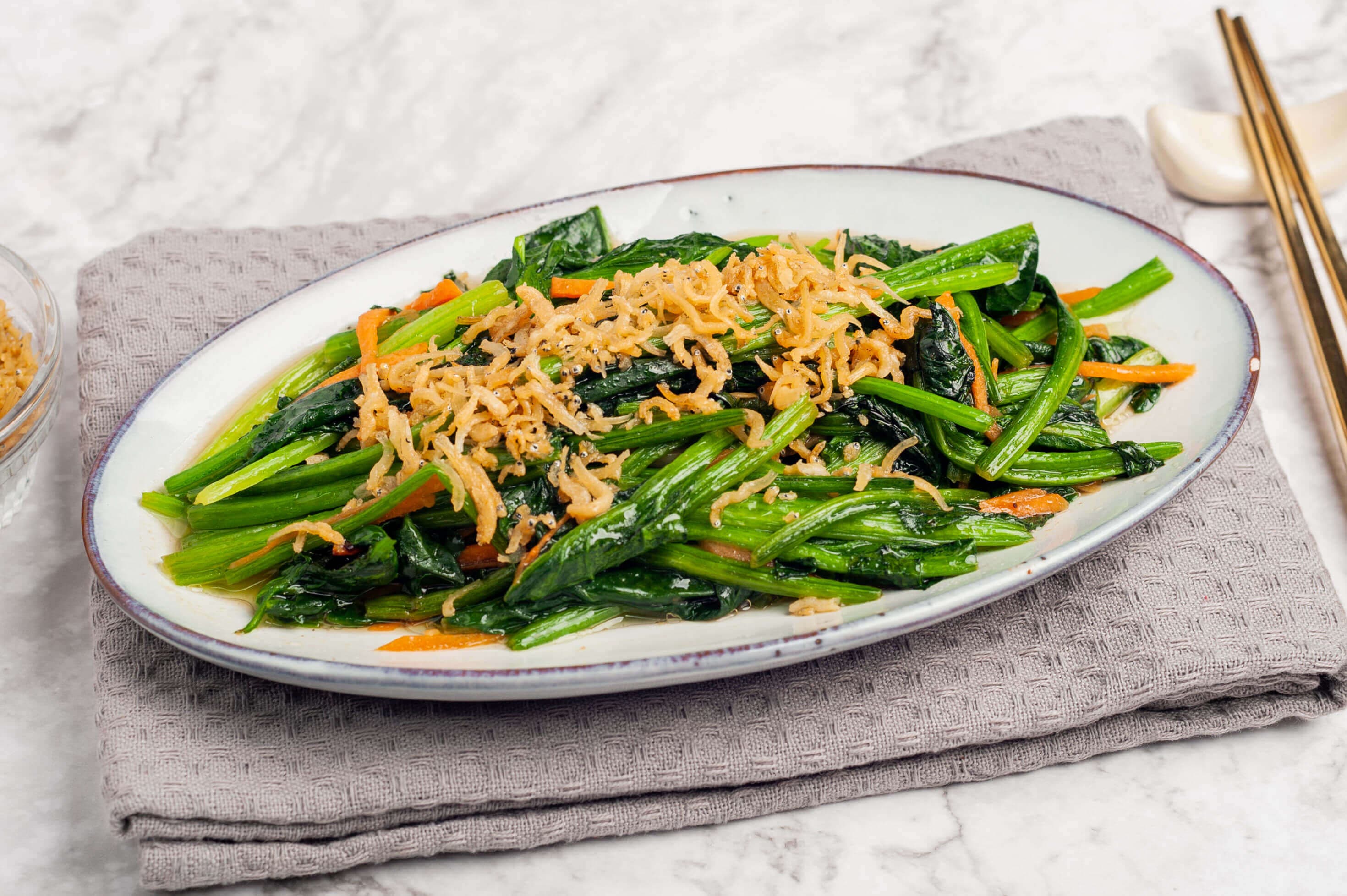 Stir-fried Spinach with Silverfish