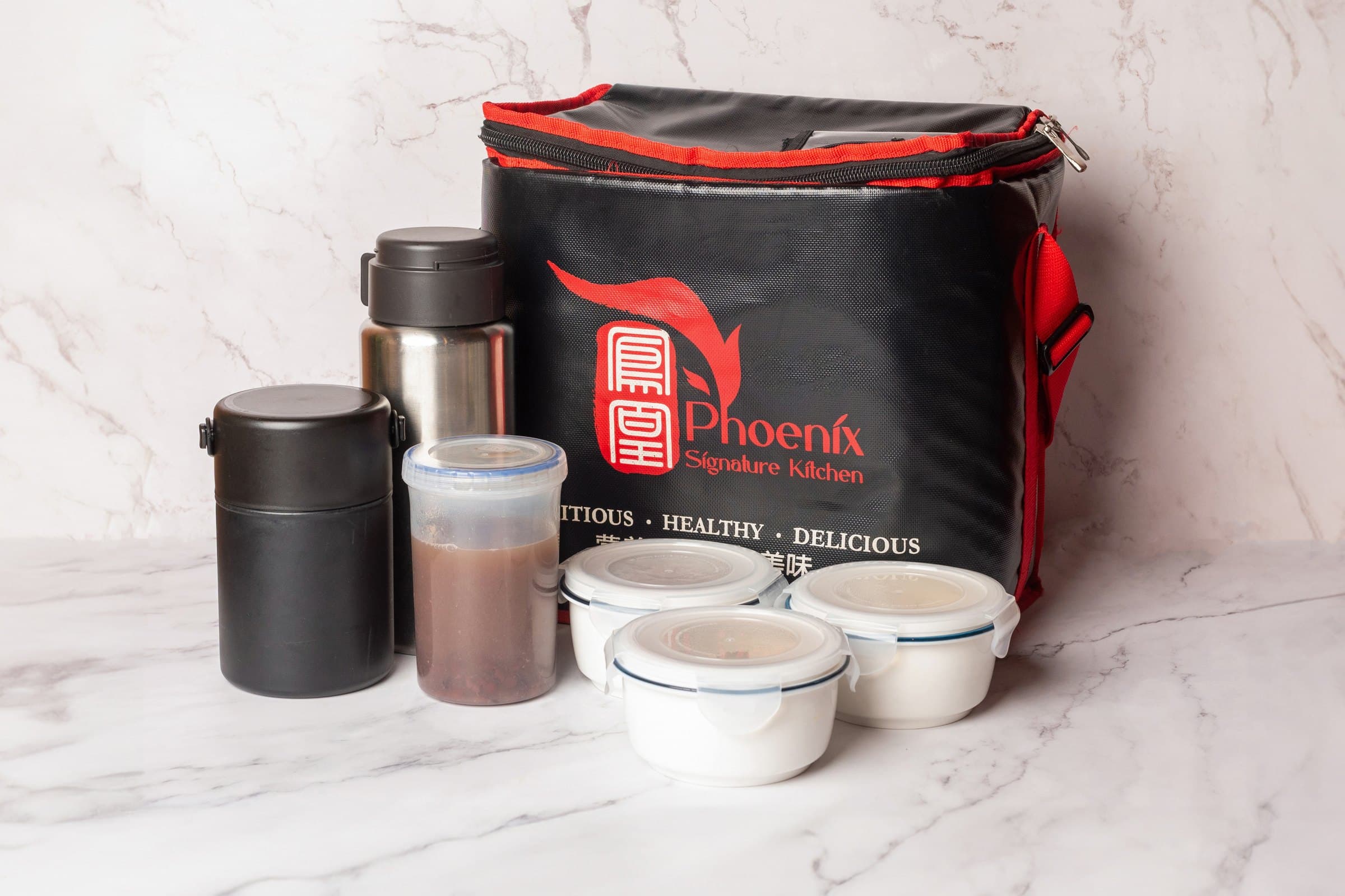 The insulated Phoenix bag with vacuum flasks and sealed ceramic containers