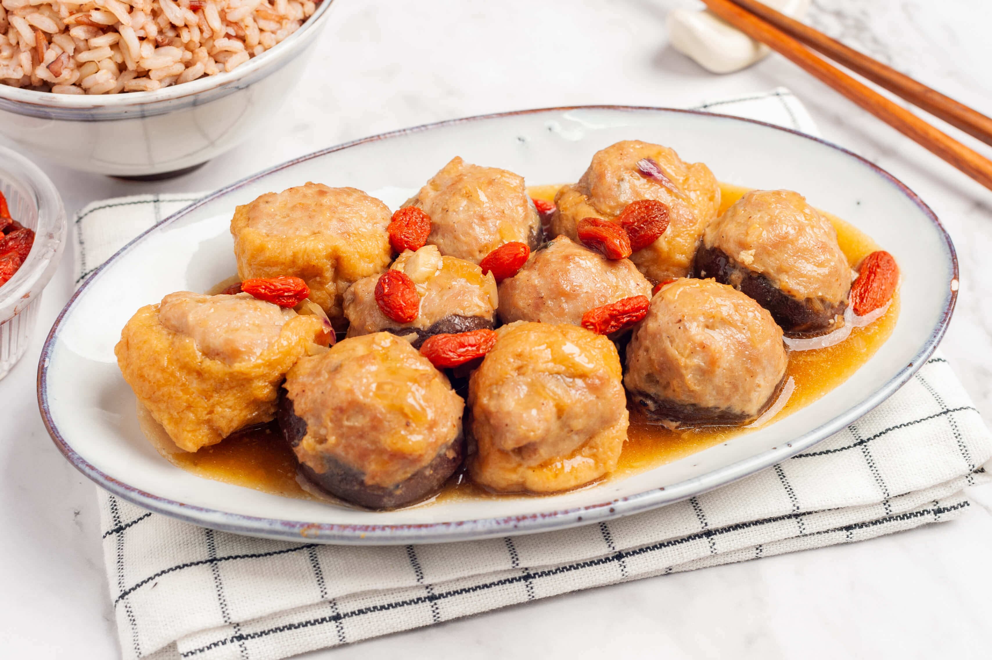 Hakka stuffed mushroom and tau pok with minced pork