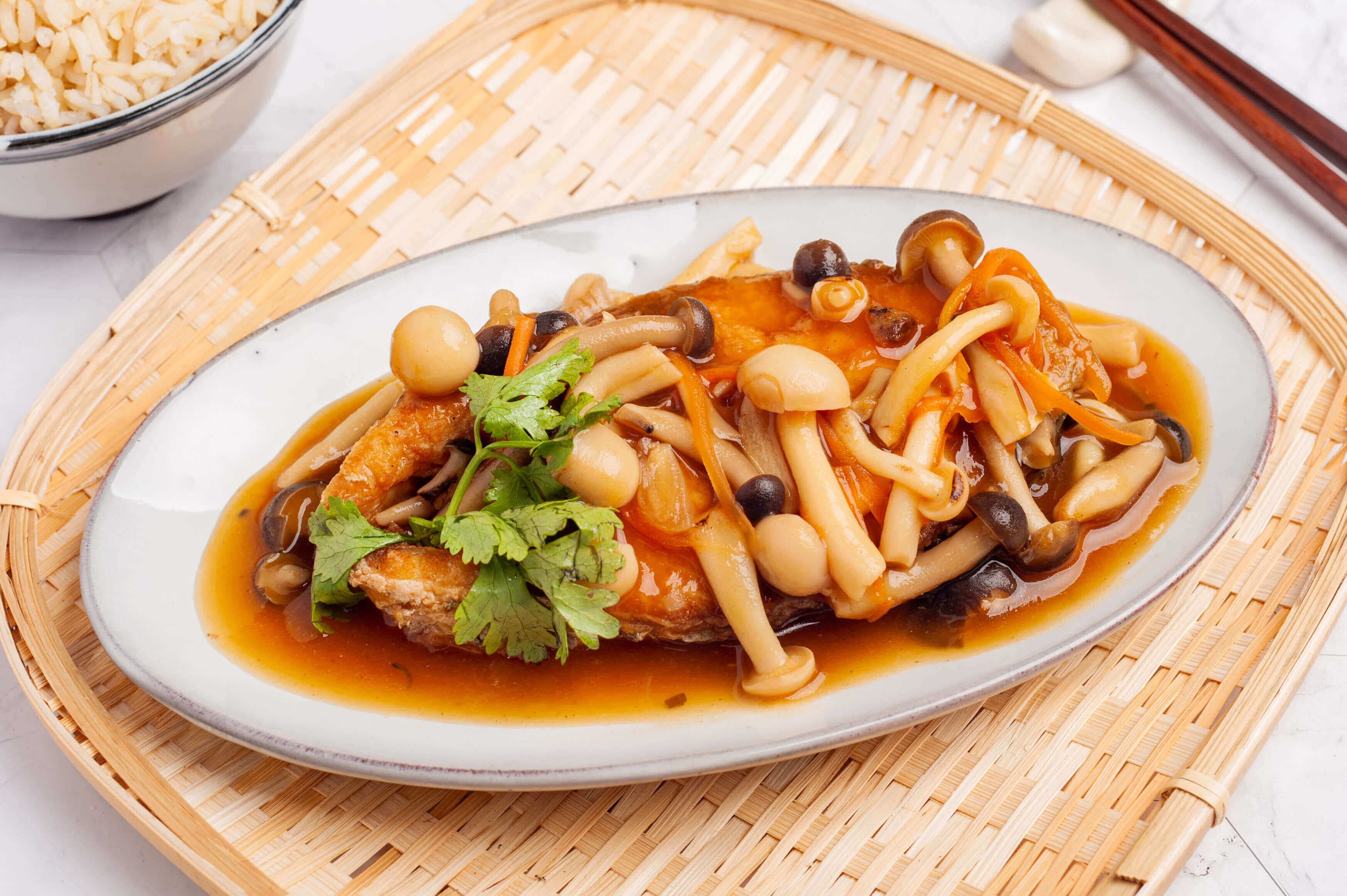 Pan-fried fish with shimeji mushroom sauce
